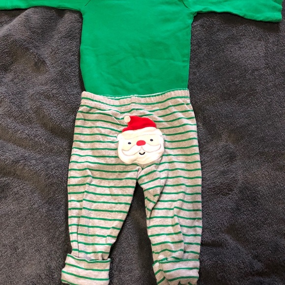 ‼️SOLD‼️ Carter’s • “Gift to the ladies”| Santa Matching Set (6M) - Picture 5 of 7